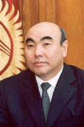 Аскар Акаев
