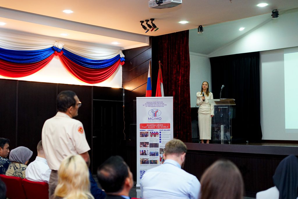 Делегация МГИМО посетила Индонезию